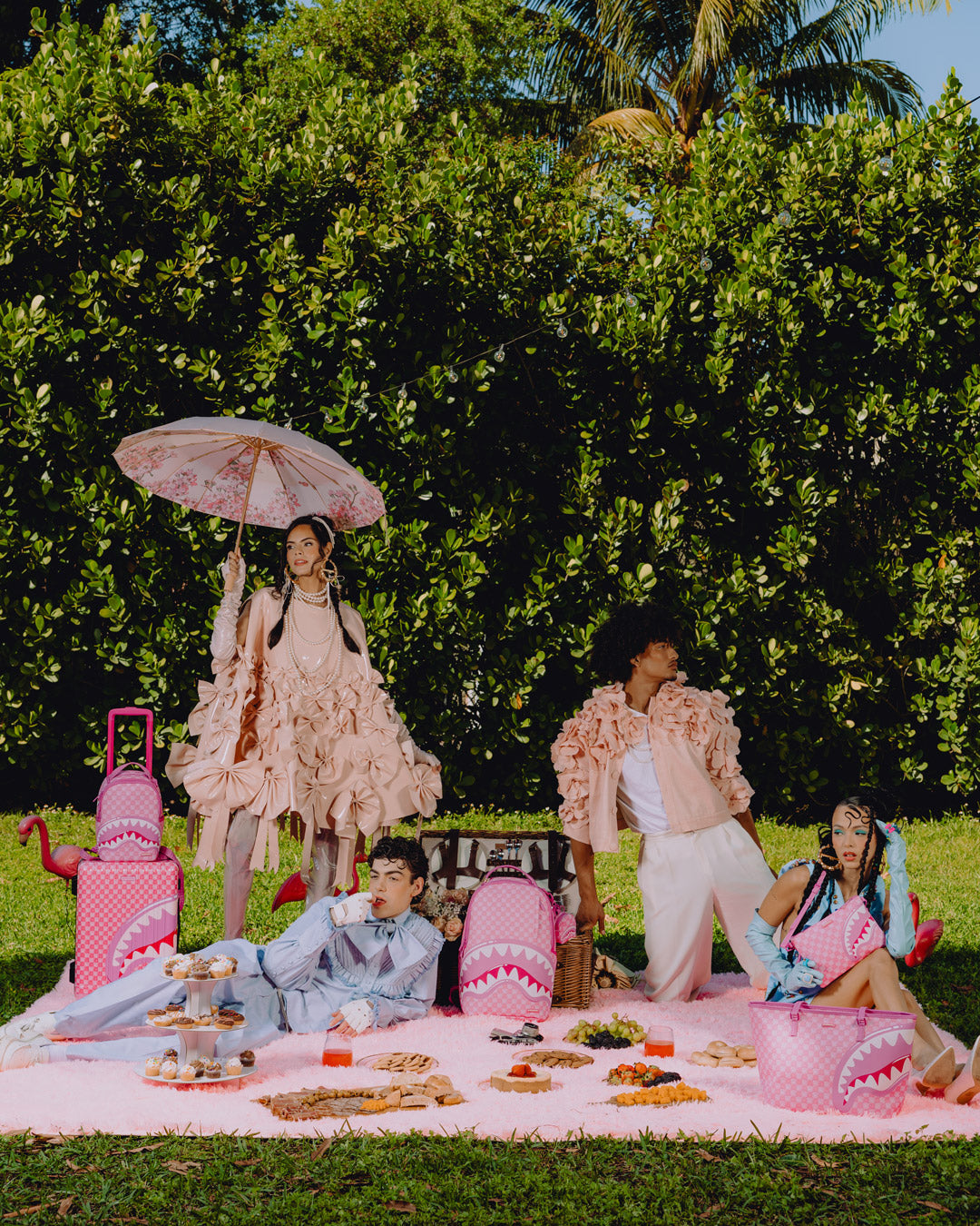 SHINOBI SHARKS IN PARIS (PINK) BACKPACK KEYCHAIN